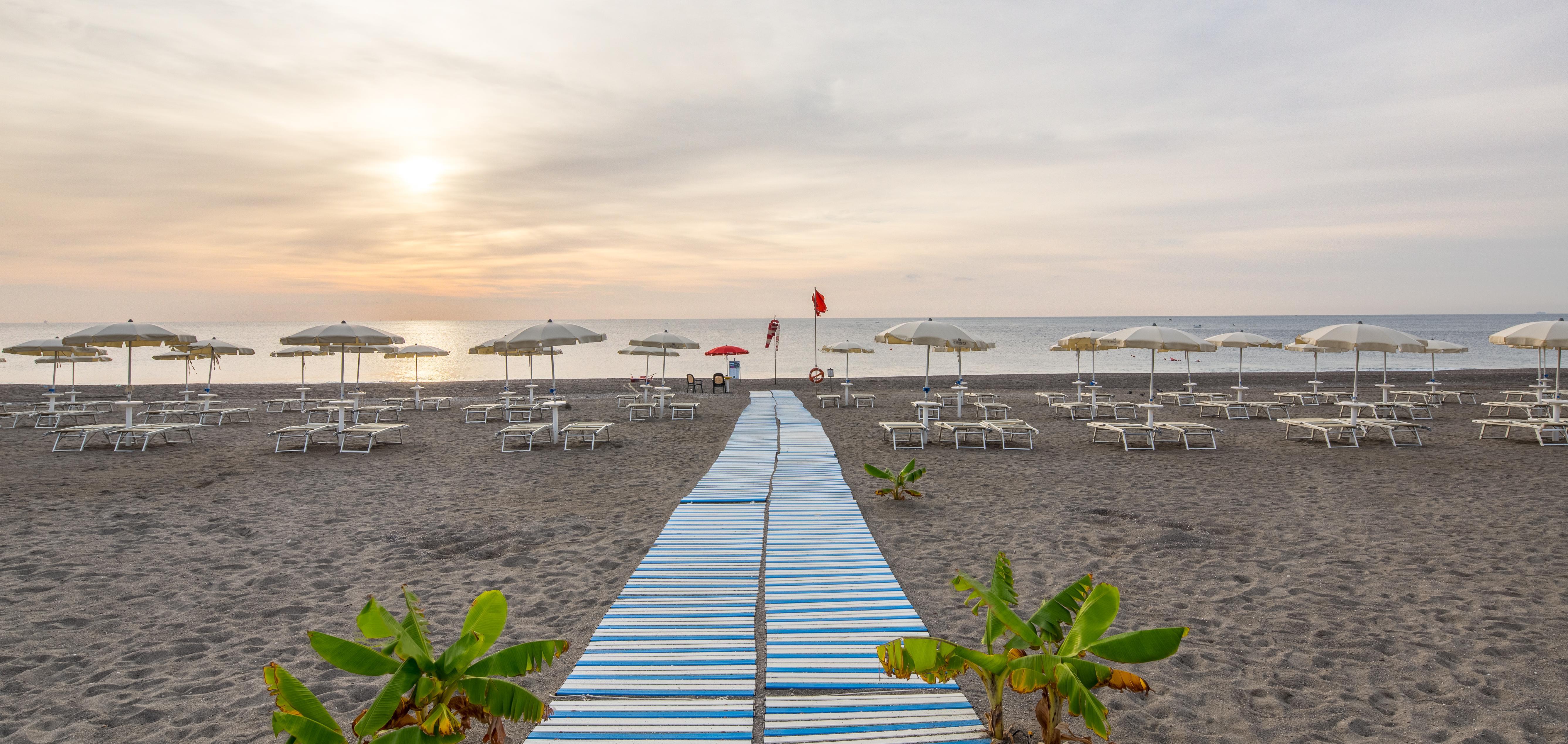 Una Hotels Naxos Beach Sicilia Giardini Naxos Esterno foto