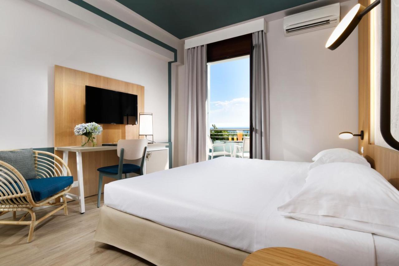 Una Hotels Naxos Beach Sicilia Giardini Naxos Esterno foto