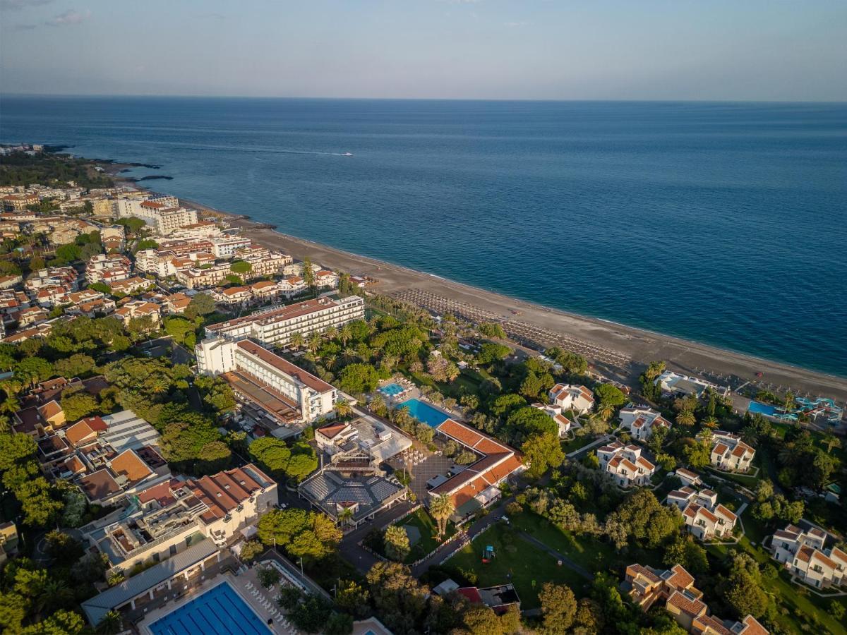 Una Hotels Naxos Beach Sicilia Giardini Naxos Esterno foto